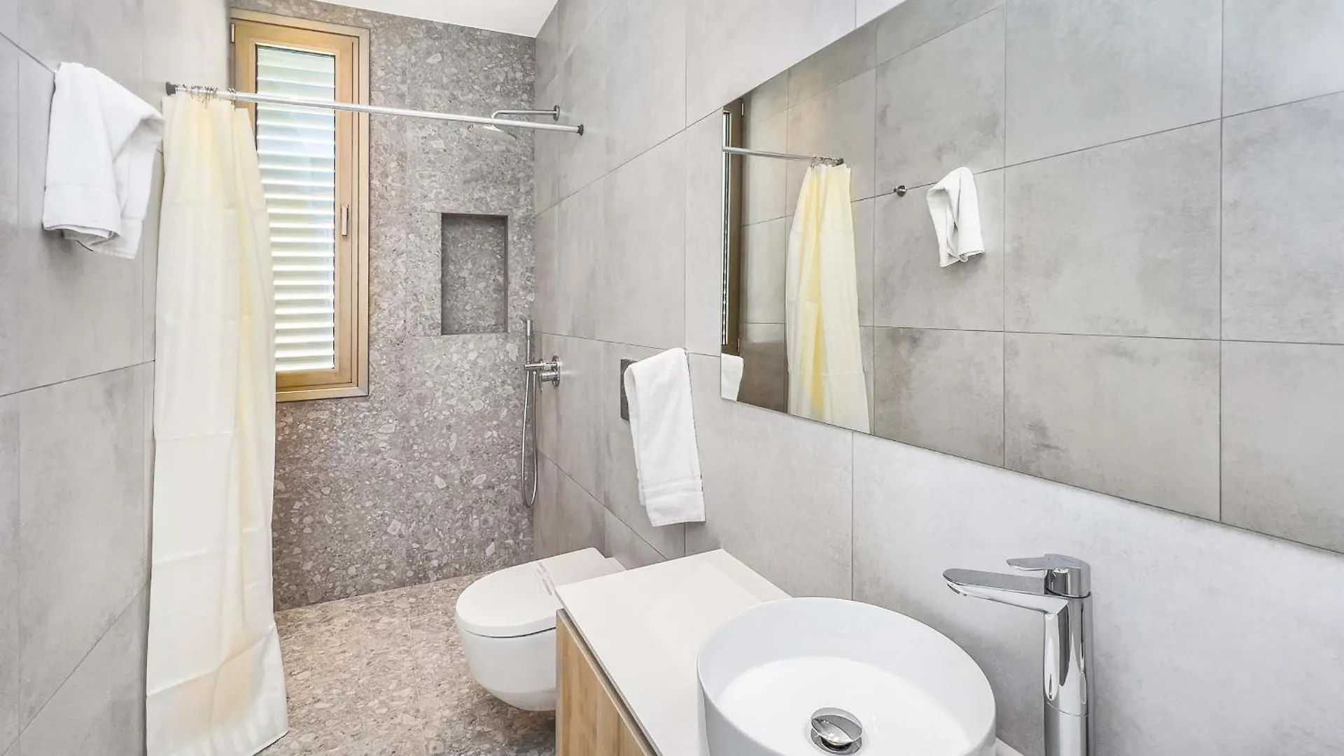 Azure Seaview - Garnet Villa Protaras